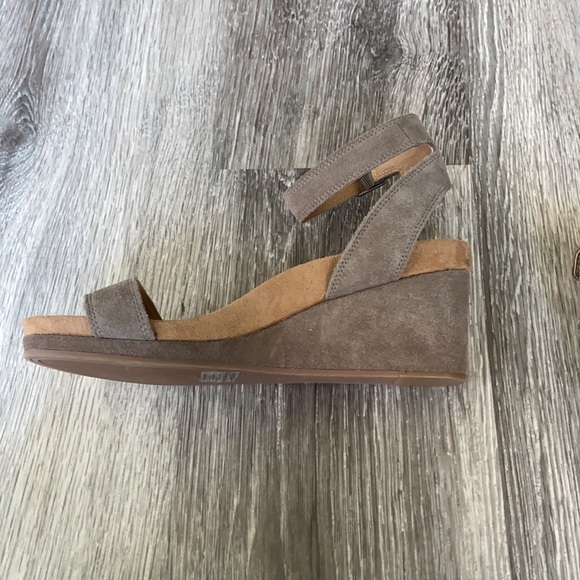Lucky Brand Wedges - Picture 5 of 9